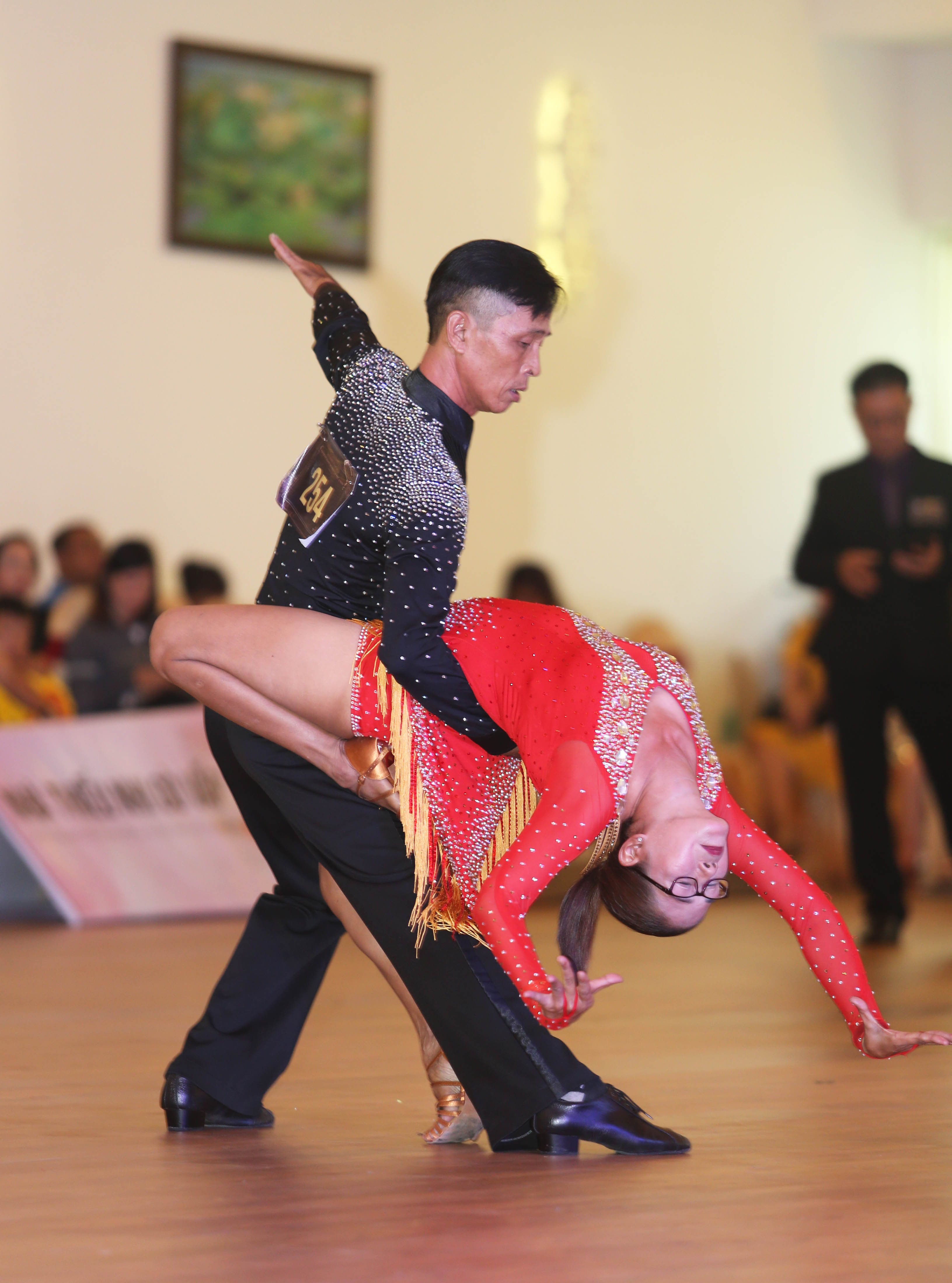Hình ảnh: Gần 300 VĐV tham dự Giải khiêu vũ thể thao Cúp Grace Dance Mở Rộng số 4