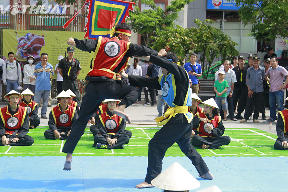 Những màn đối luyện võ thuật được xb là nét đặc sắc nhất trong cờ người võ thuật.